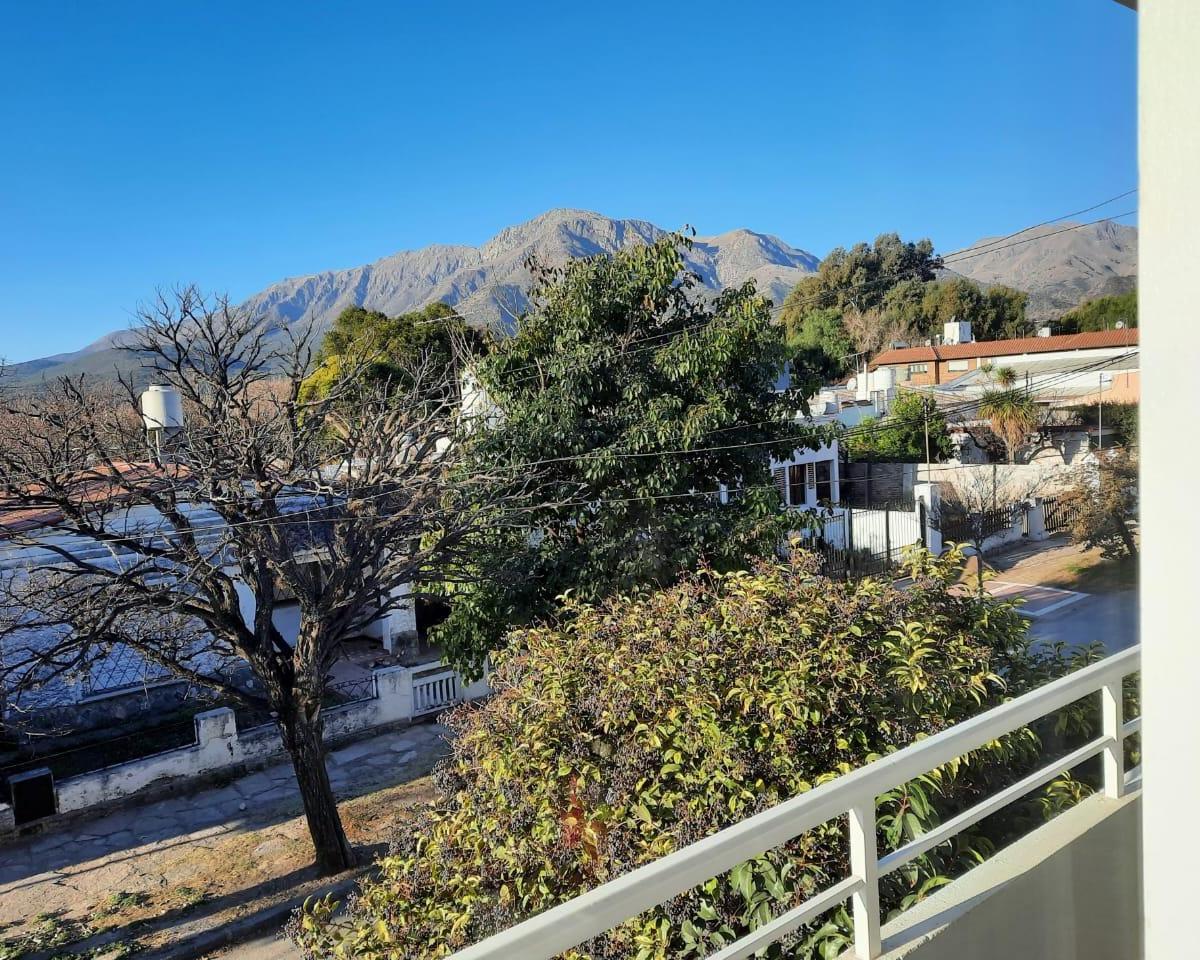 Magnífica Propiedad: Casa, Local y Dpto. B° Centro, Capilla del Monte (01 - 517) 3