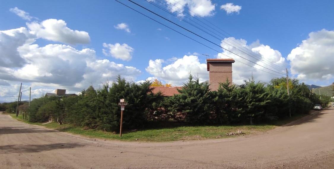 Complejo de Tres Casas - Cabañas en B° Valenti, Zona Residencial (01 - 557) 5