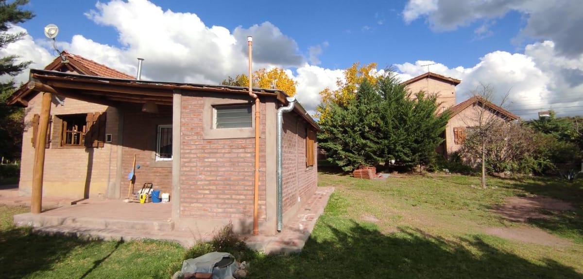 Complejo de Tres Casas - Cabañas en B° Valenti, Zona Residencial (01 - 557) 3