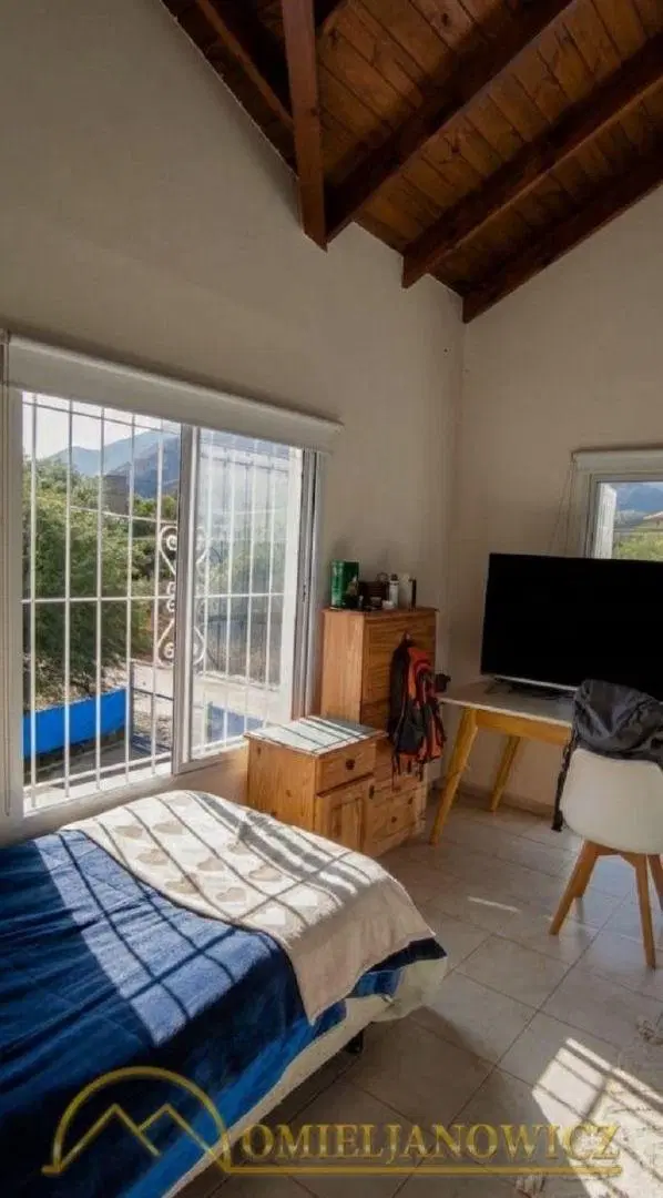 Impecable propiedad con vista Los Cerros, en zona residencial de B° Villa Cielo, Capilla del Monte ( 5