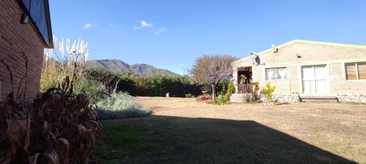Foto de Encantador Chalet Con Casa - Cabaña Y Piscina Ubicado En B° Valenti, imagen 2