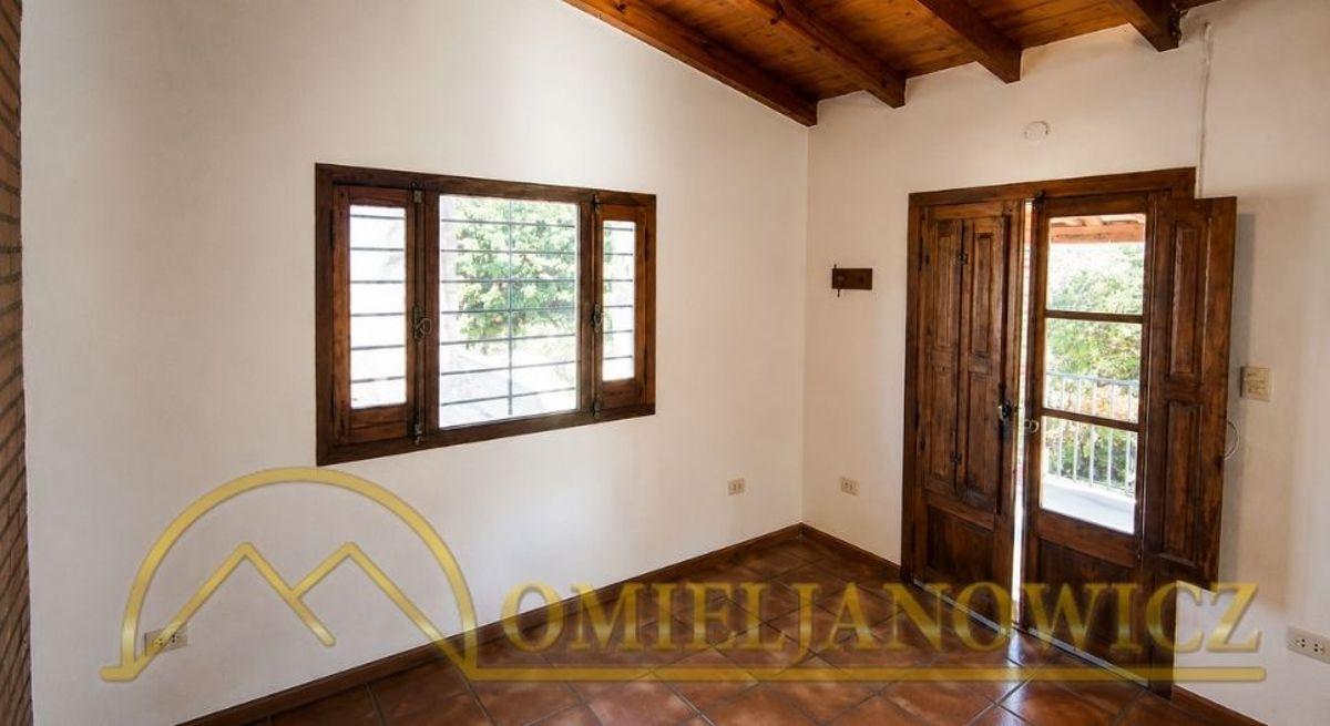 Foto de Chalet de excelente calidad sobre boulevard en B° Las Gemelas, Capilla, imagen 2