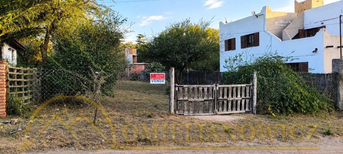 Hermoso terreno en excelente ubicación, a mts. de la Avenida Las Gemelas, Capilla del Monte (02-390)