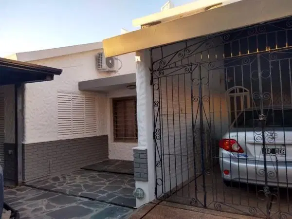 CASA EN CALLE JUAN BAEZ AL 800 5