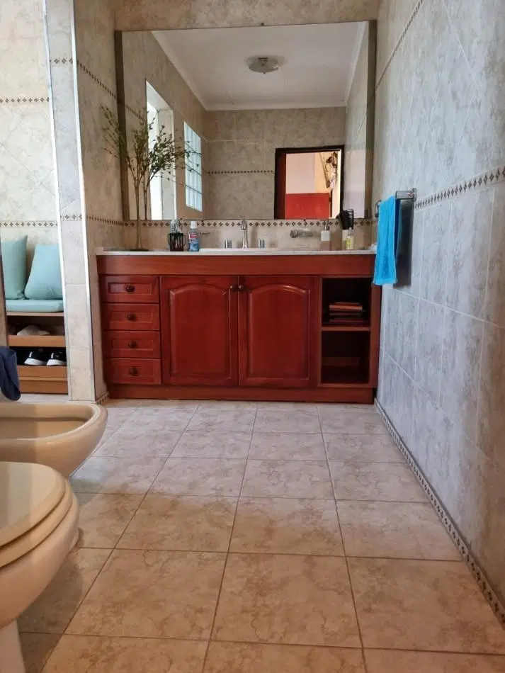 CASA A LA VENTA EN CALLE EL GUAYACAN 4