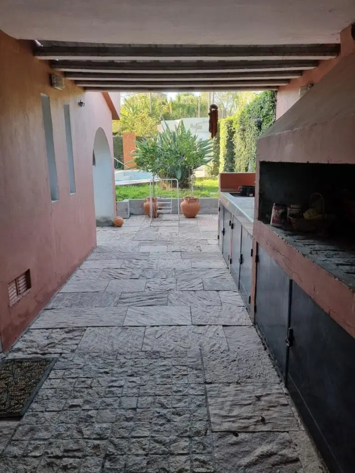 CASA A LA VENTA EN CALLE EL GUAYACAN 5