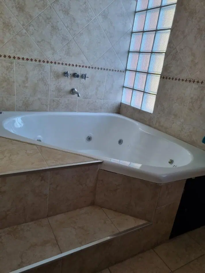 CASA A LA VENTA EN CALLE EL GUAYACAN 5