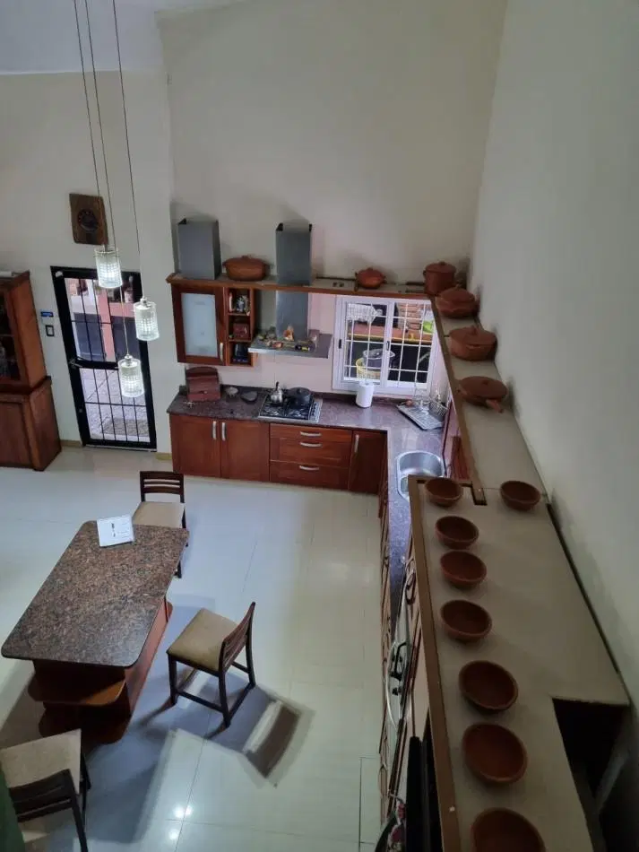CASA A LA VENTA EN CALLE EL GUAYACAN 2
