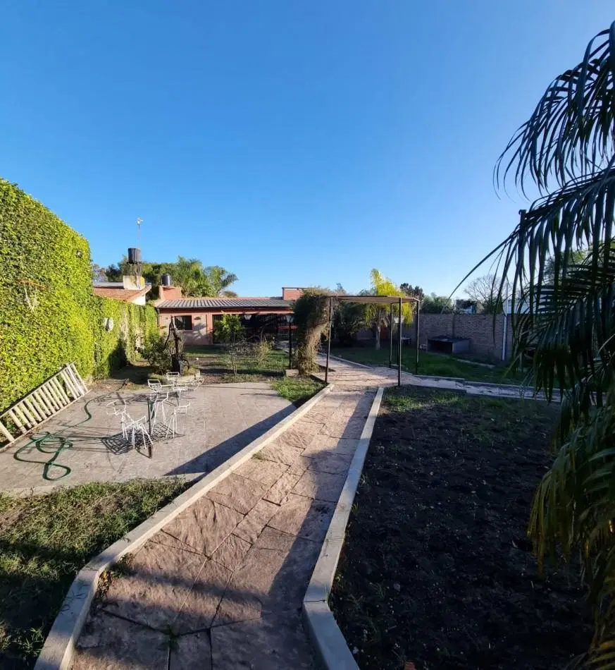 CASA A LA VENTA EN CALLE EL GUAYACAN 4