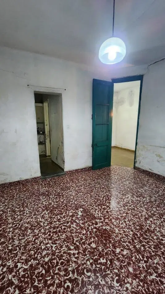 CASA EN VENTA EN CALLE ILLIA (a reciclar) 4