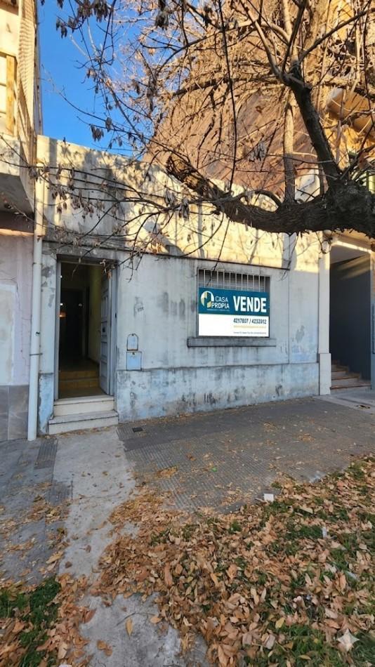 CASA EN VENTA EN CALLE ILLIA (a reciclar)