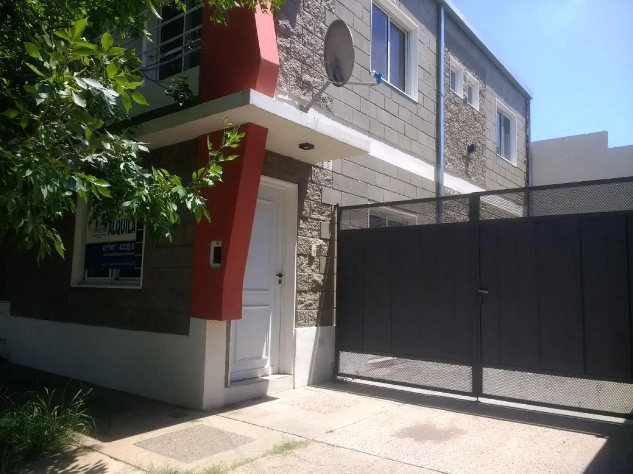 ALQUILO DUPLEX EN CALLE TOLEDO (zona Tibiletti y Ovidio Lagos) 5