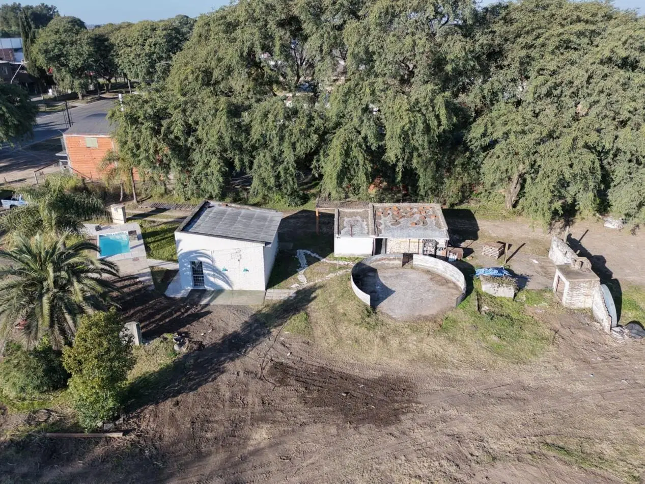 AMPLIO LOTE CON OFICINA Y DEPOSITO EN ALQUILER O VENTA EN AVENIDA ALMAFUERTE 8