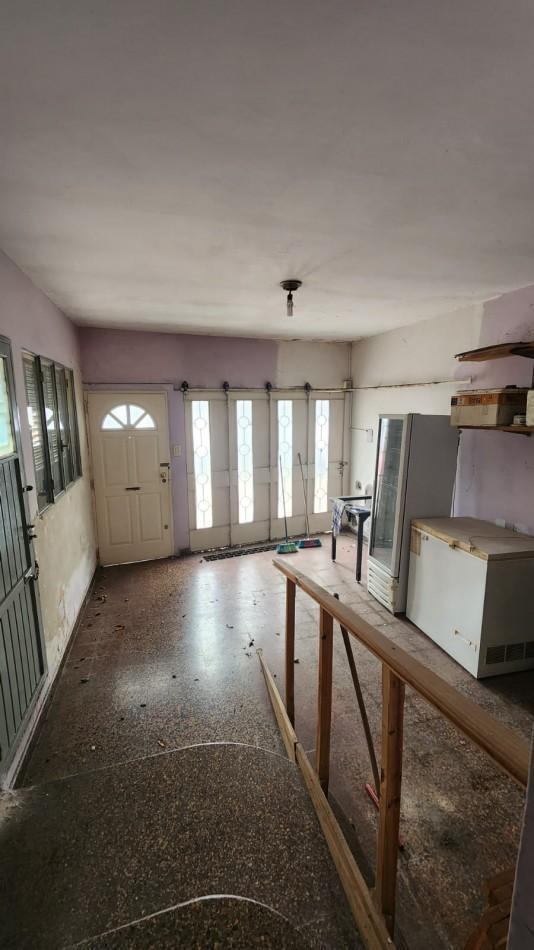 Foto de CASA A LA VENTA A RECICLAR EN CALLE 25 DE MAYO, imagen 3