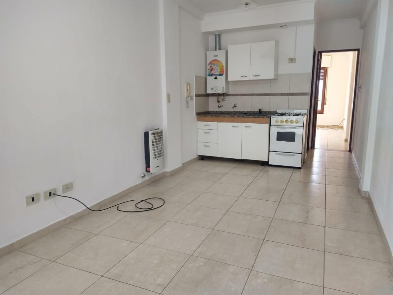 Foto de ALQUILO DEPARTAMENTO DE UN DORMITORIO EN CALLE CORRIENTES 372, imagen 3