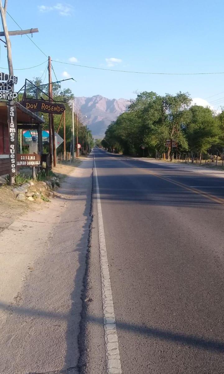 2 Casas con Pileta Sobre Ruta en Nono 2