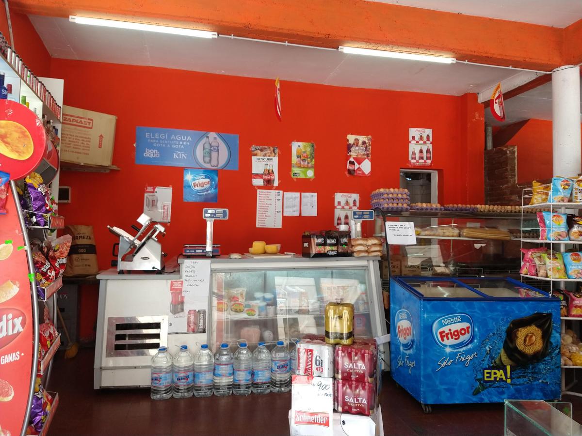 2 Locales Céntricos y Vivienda Independiente en Mina Clavero 1