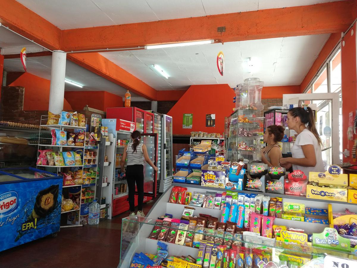 2 Locales Céntricos y Vivienda Independiente en Mina Clavero 4