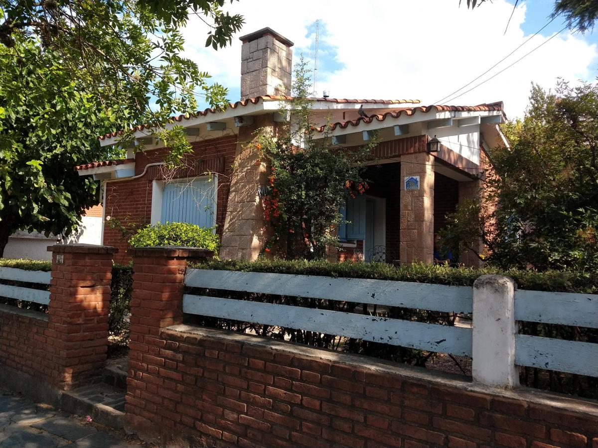 2 Locales Céntricos y Vivienda Independiente en Mina Clavero 3