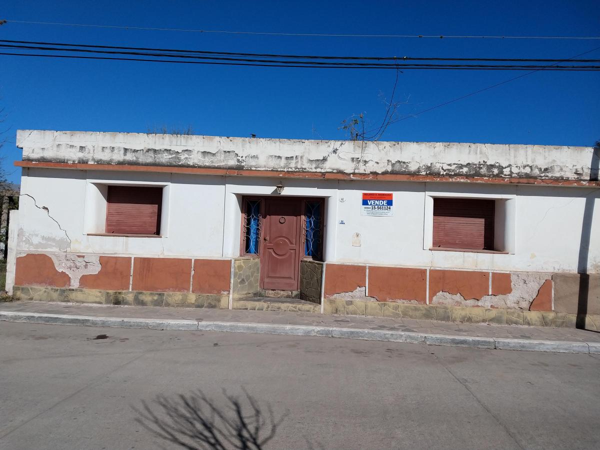Lote Céntrico Comercial con Casa a Demoler en Cura Brochero 2