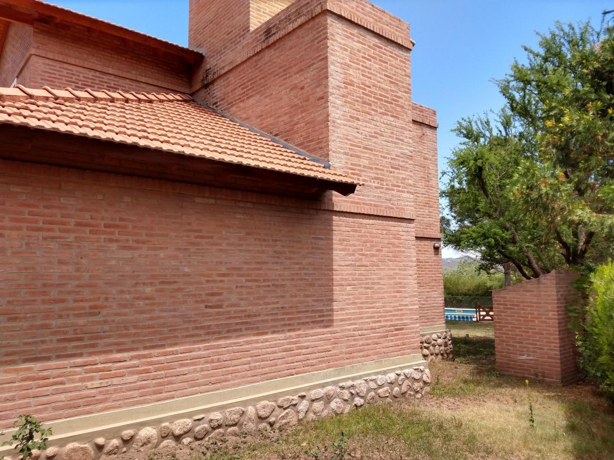Espectacular! Chalet 2 Plantas con Piscina en Barrio Residencial de Nono 2