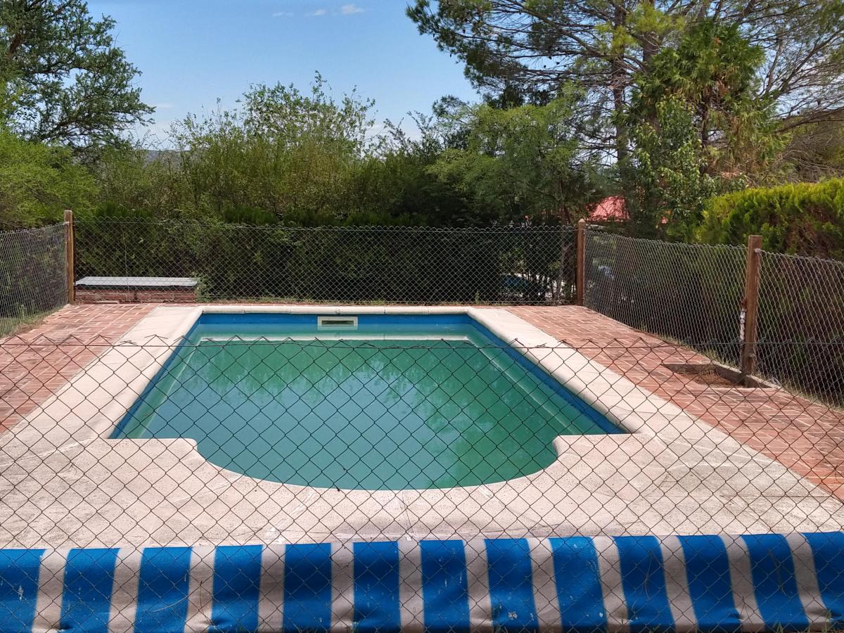 Espectacular! Chalet 2 Plantas con Piscina en Barrio Residencial de Nono 1