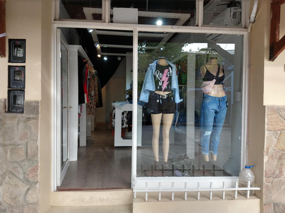 3 Locales Comerciales, 3 Departamentos en La Arteria Principal de Mina Clavero 3