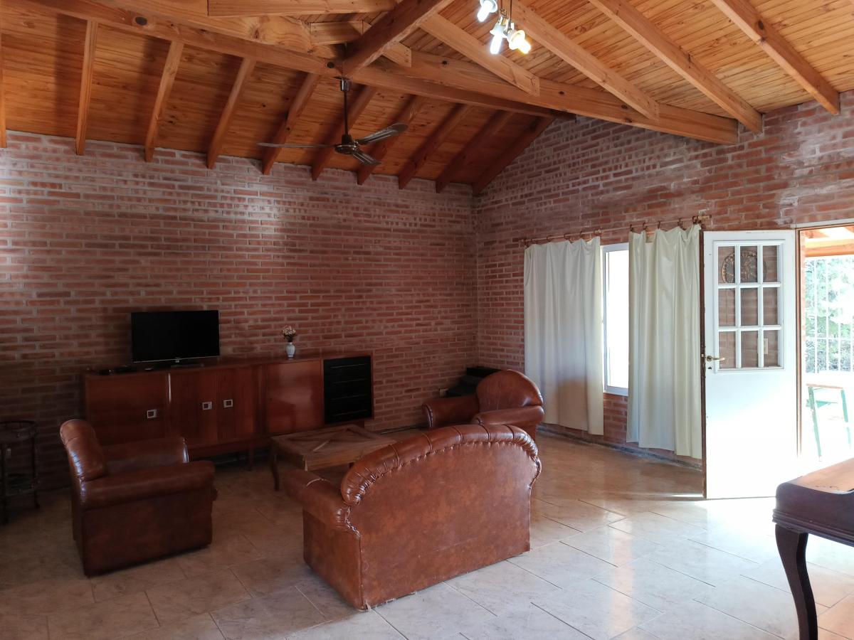 Chalet 3 Dorm con Amplio Parque y Vista a Las Sierras 1