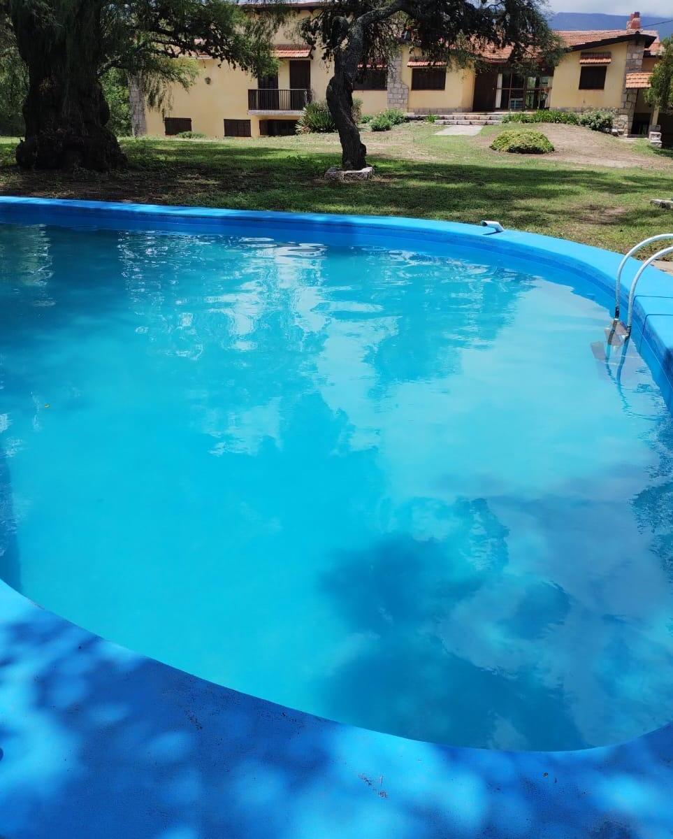 Imponente Chalet 2 Plantas Amplio Parque, 2 Piscinas y Casa Casero en Las Calles 2