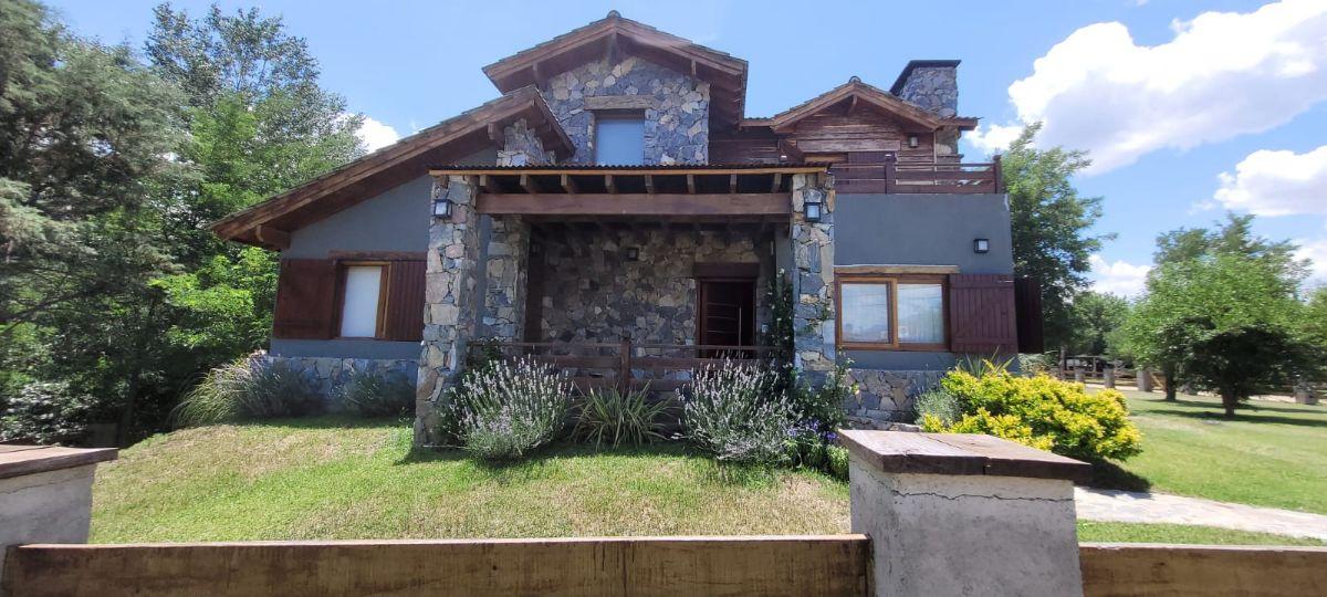 Alquiler Vacacional Espectacular Chalet Con Piscina En Nono