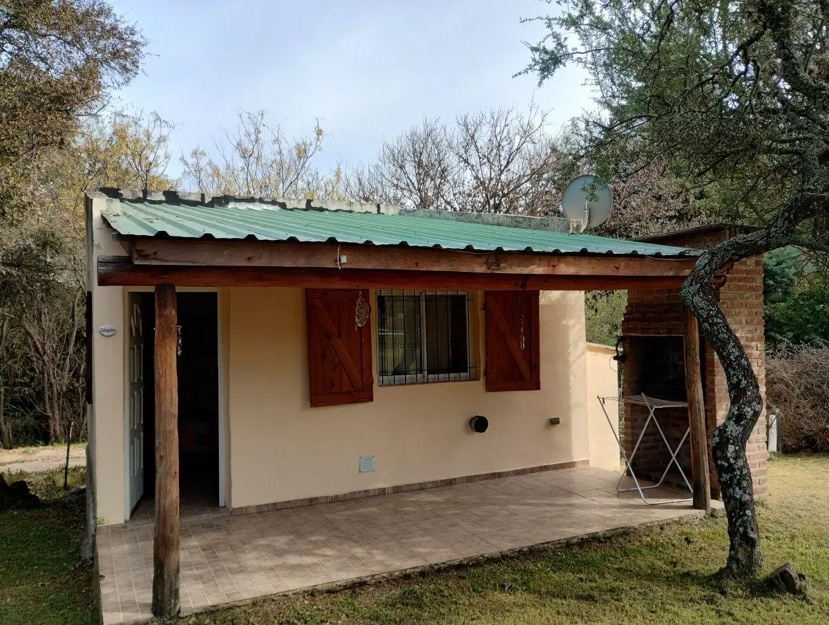 Complejo de 6 cabañas, casa, pileta en "El Alto" de Nono 3
