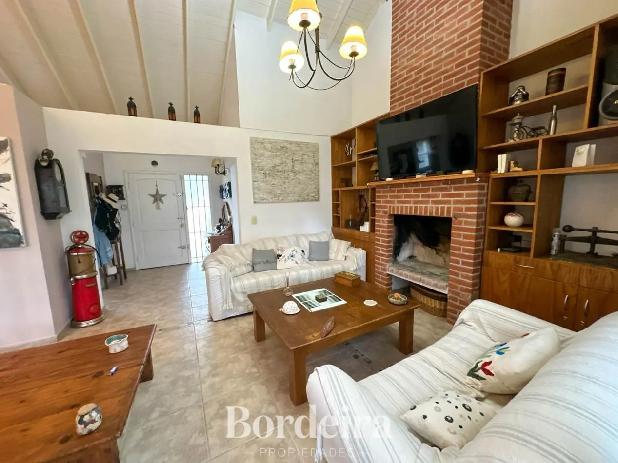 CASA EN VENTA EN PINAMAR NORTE - 5 AMBIENTES CON JARDIN, PLAYROOM Y SUITES 2