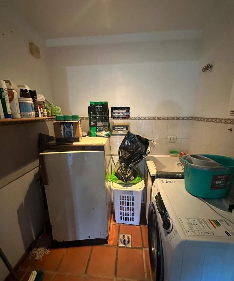Foto de CASA EN VENTA 3 DORM 2 BAÑ CON PILETA EN B VILLA EUCARISTICA, imagen 4