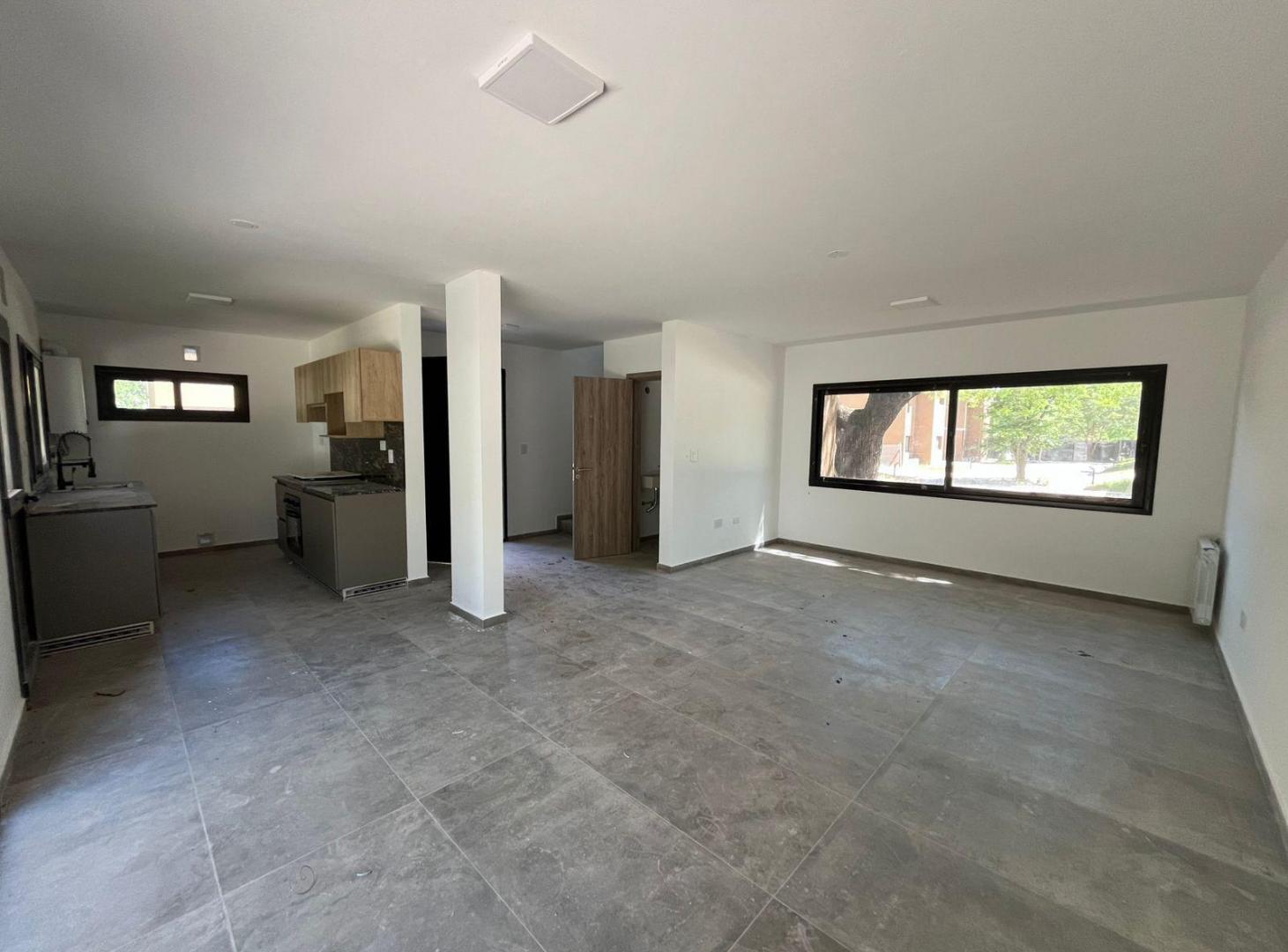 ALQUILER DUPLEX DE CATEGORIA EN VILLA ALLENDE GOLF
