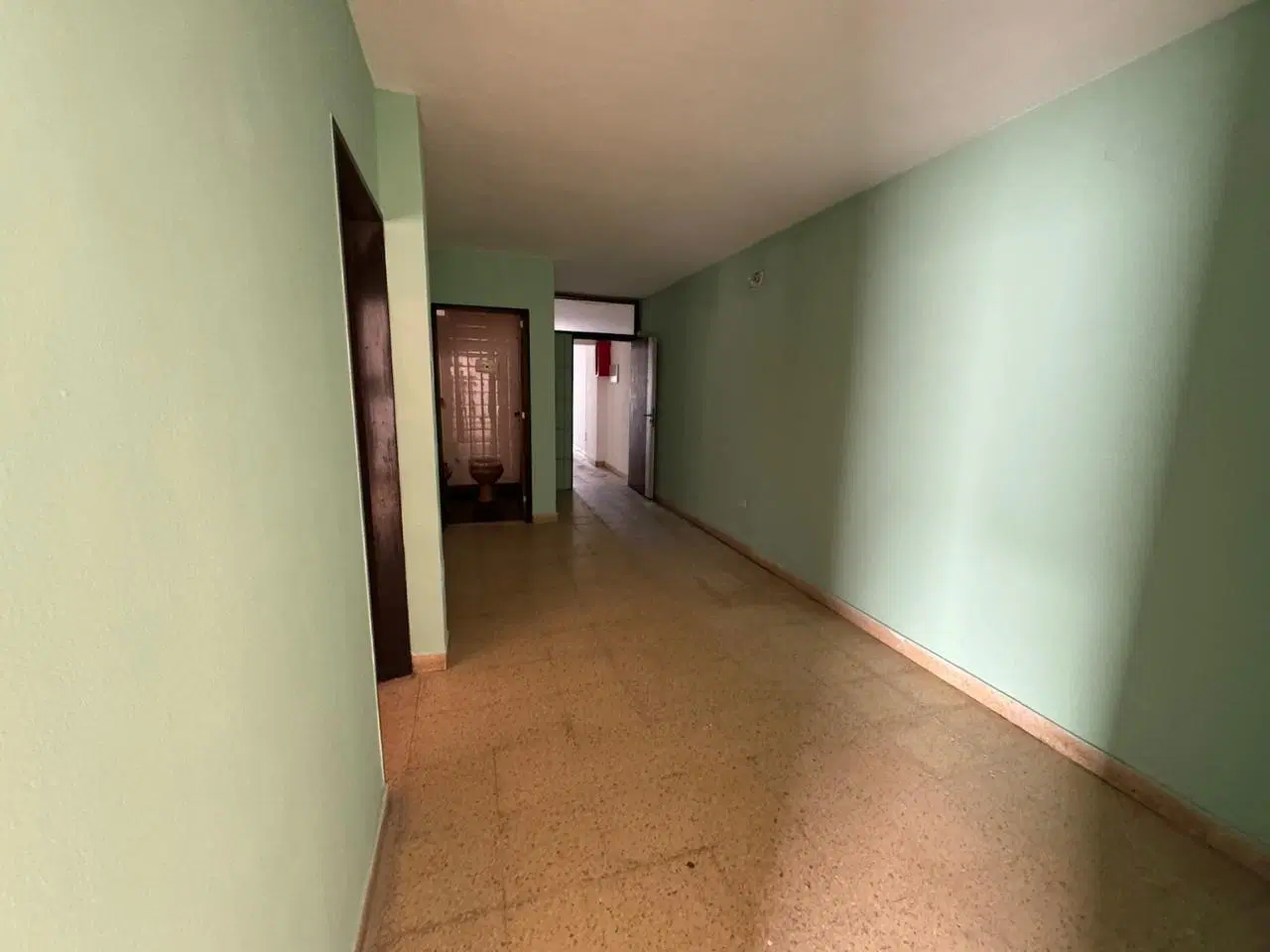 GRAN OFICINA COMERCIAL EN ALQUILER, B° PATRICIOS 4