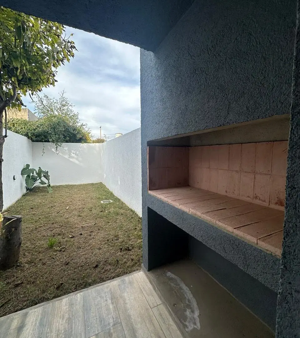 Dúplex a Estrenar en Barrio Jardín 2 Dormitorios Patio y Asador 2