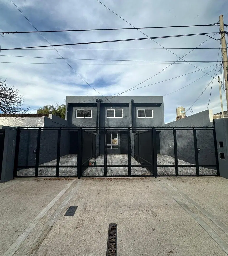 Dúplex a Estrenar en Barrio Jardín 2 Dormitorios Patio y Asador 1