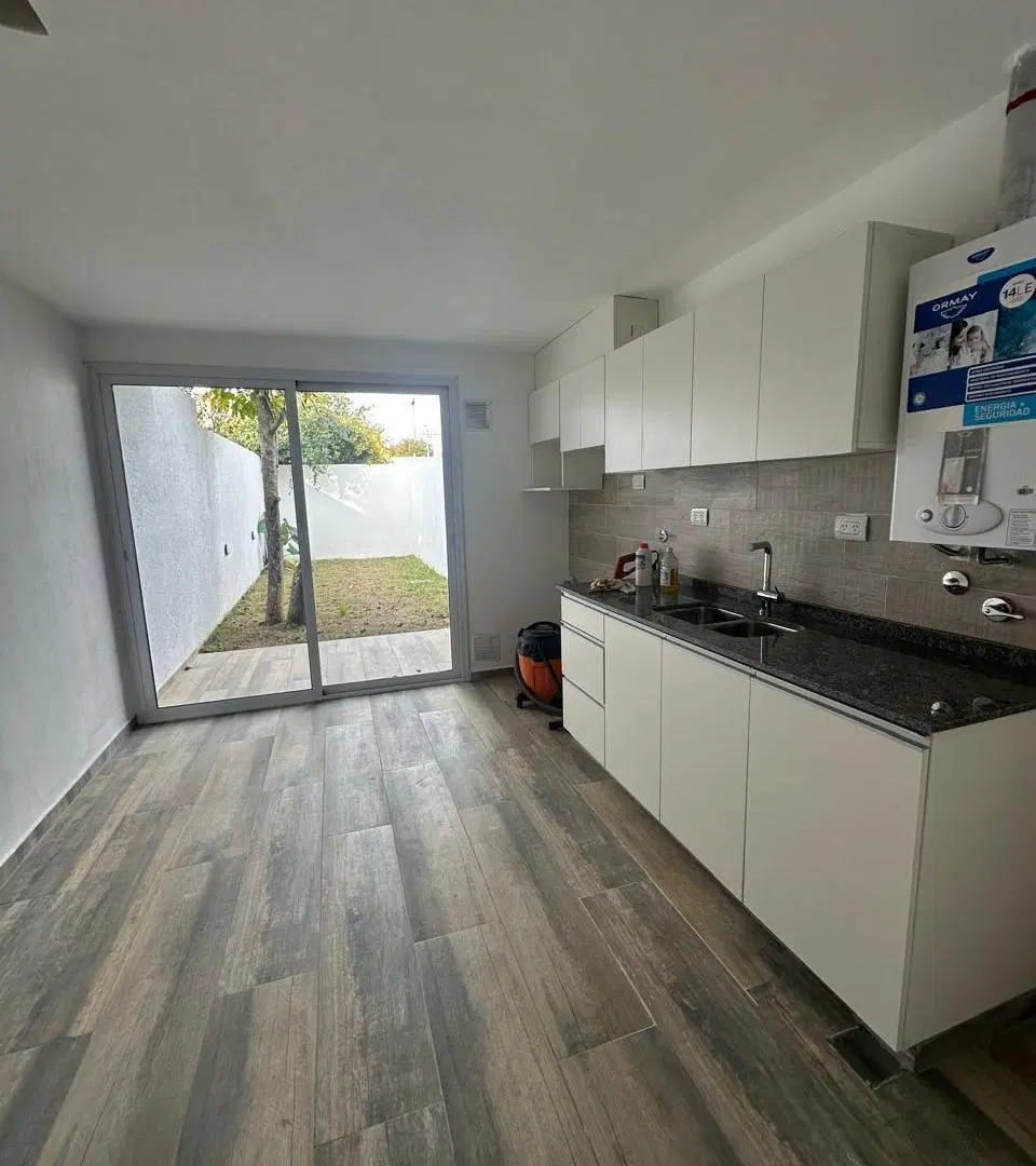 Dúplex a Estrenar en Barrio Jardín 2 Dormitorios Patio y Asador 3
