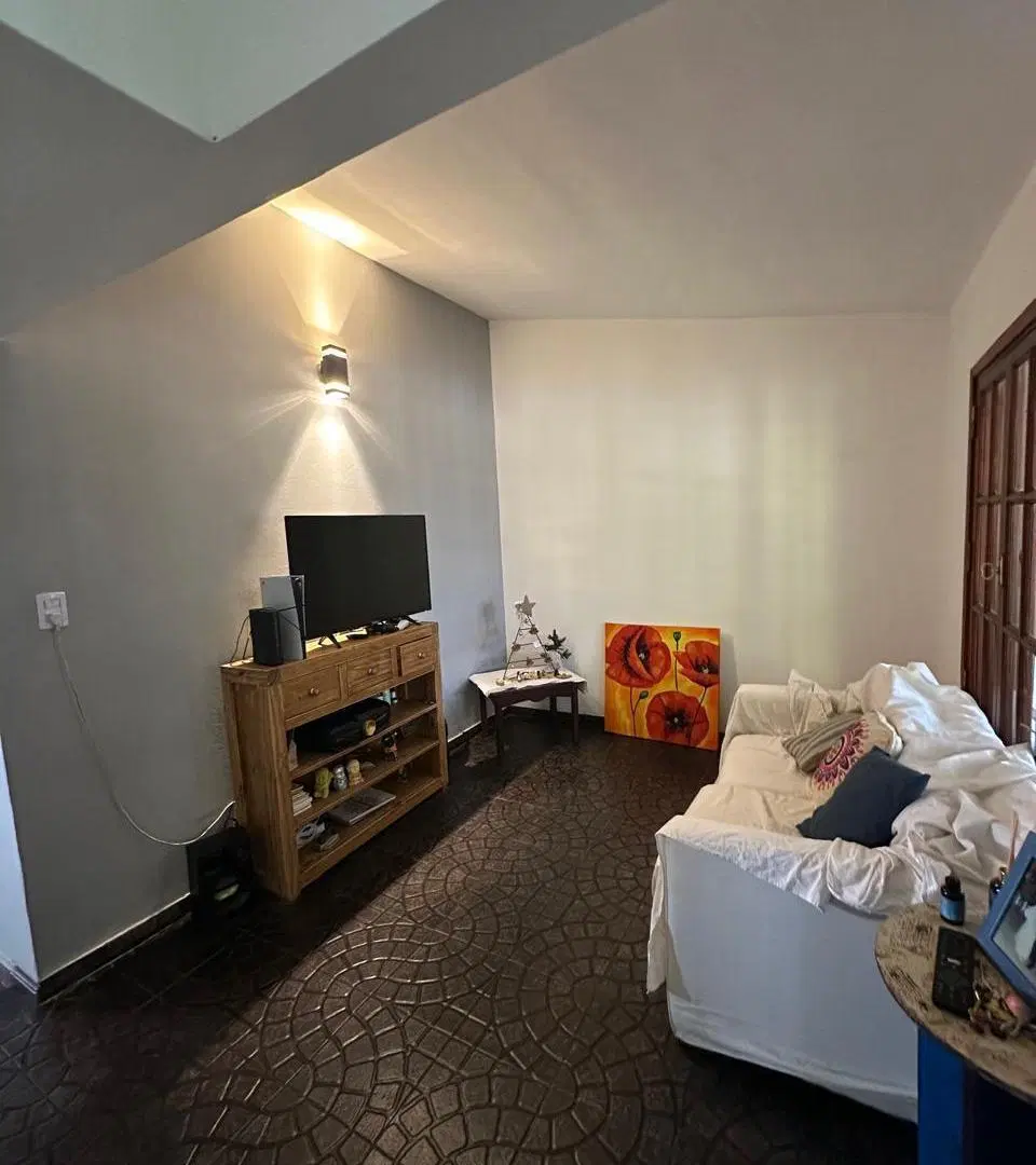 Casa de 3 Dormitorios con Patio y Cochera en Barrio Jardín Hipódromo 3