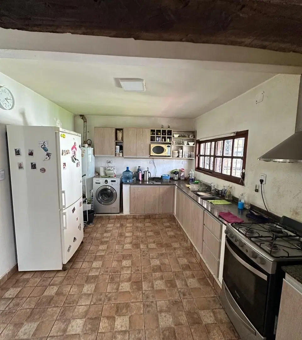 Casa de 3 Dormitorios con Patio y Cochera en Barrio Jardín Hipódromo 2