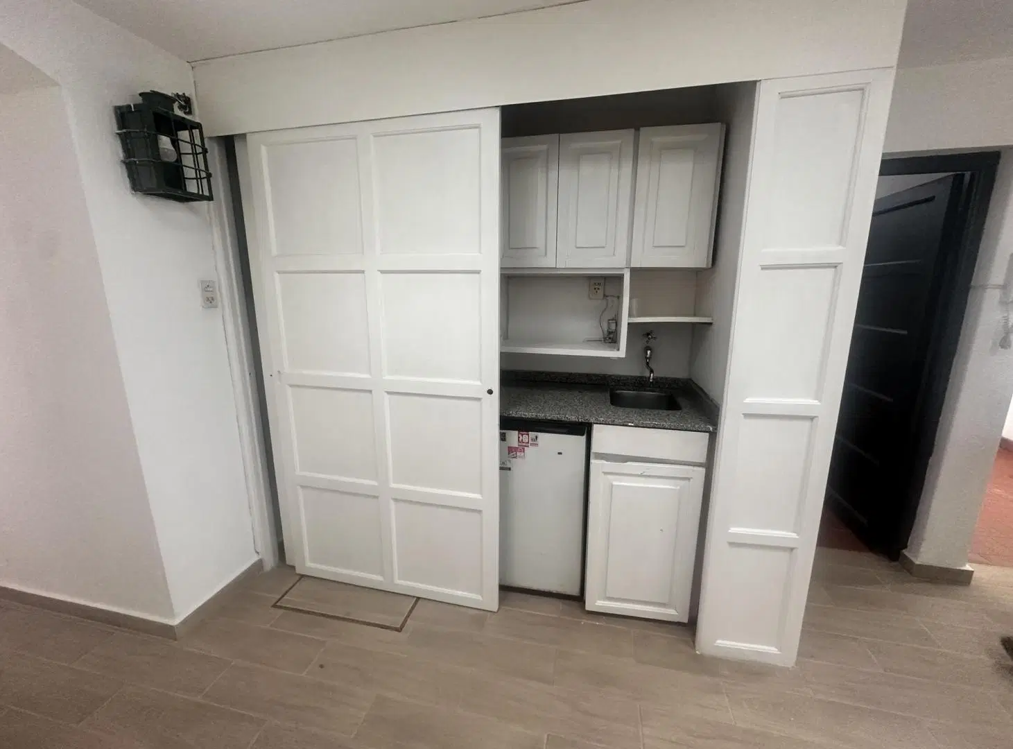 Casa Comercial en Alquiler - 6 oficinas consultorios-B Gemes 2