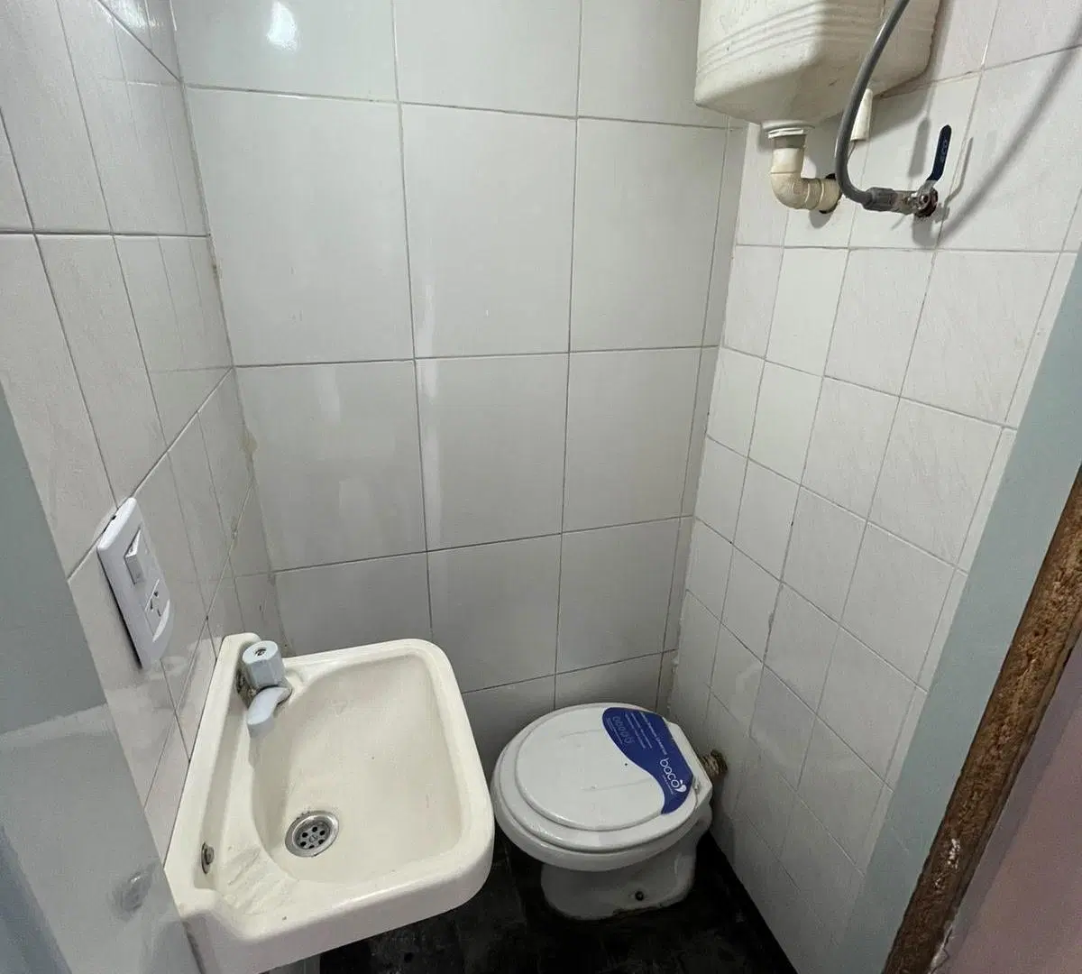 LOCAL COMERCIAL ESQUINA SOBRE AV. CORNELIO SAAVEDRA 1