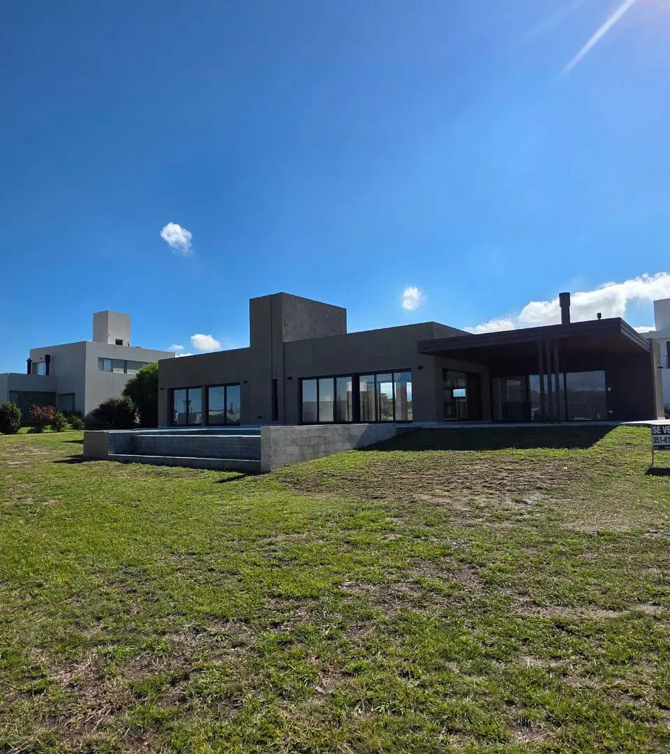 Casa en Venta en Puerto del Águila Etapa 1 3 Dormitorios, Pileta y Terreno de 1.400 m. 1