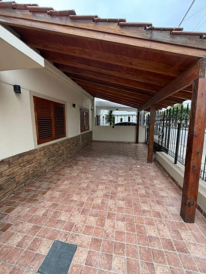 APTA CRÉDITO | Casa de 3 Dormitorios con Pileta y Cochera en B° Residencial América 5