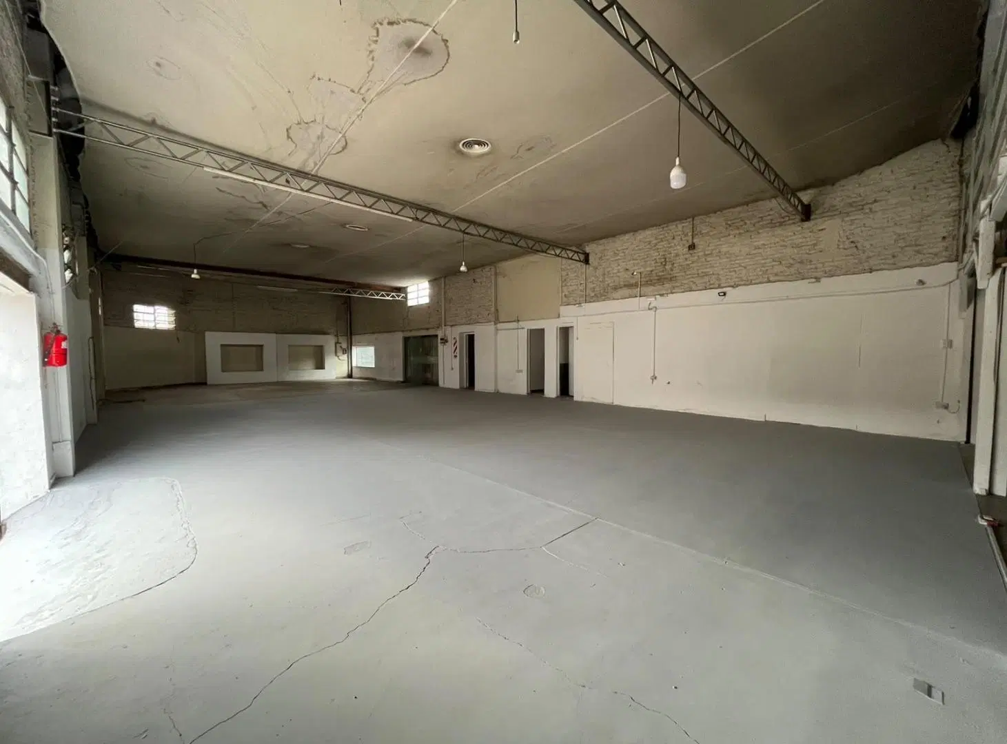 GALÓN 400 m2 cubiertos ubicación estratégica 1