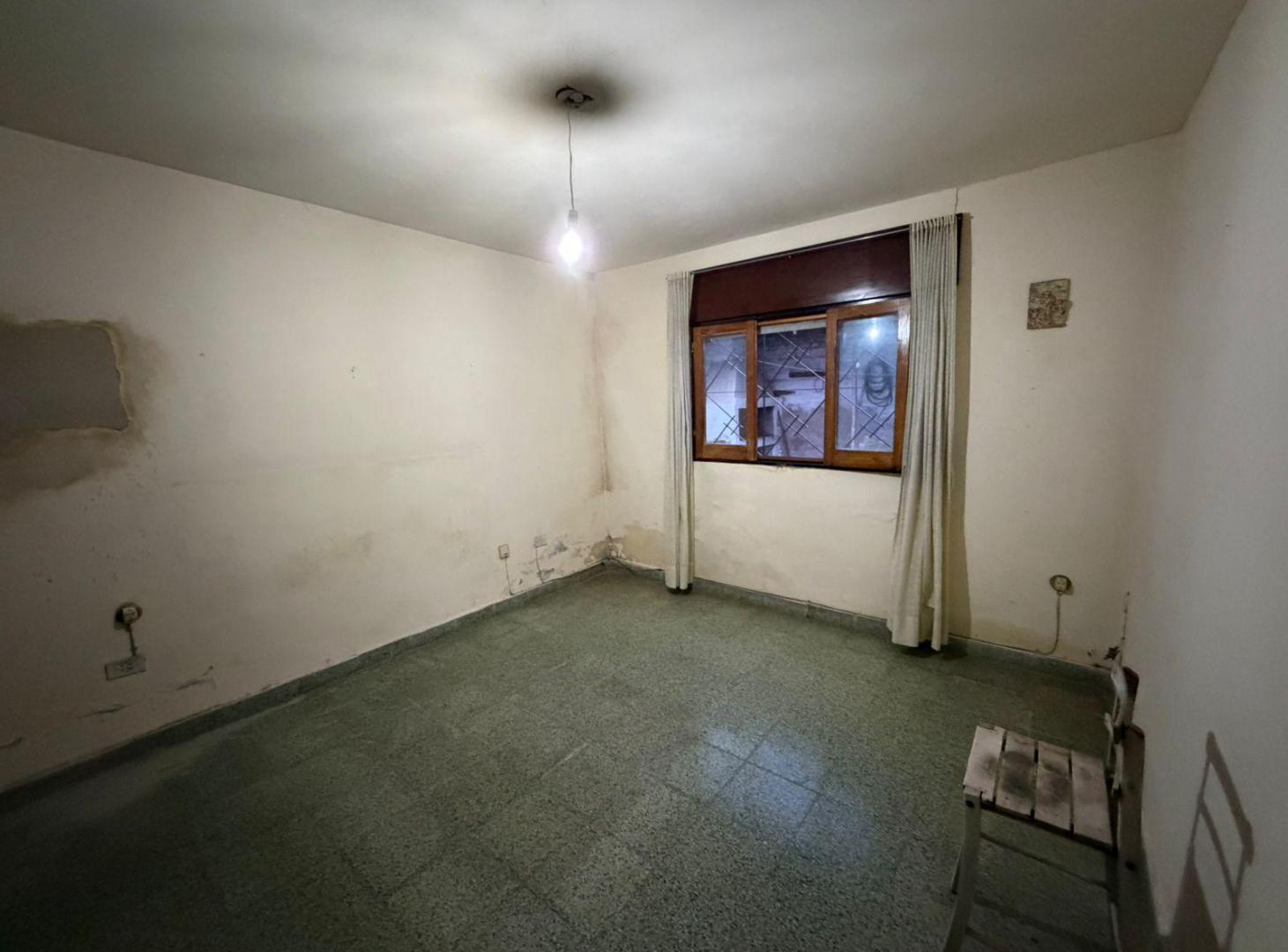 Foto de Casa en venta- 2 dormitorios garaje- B. Los Pinos, imagen 2