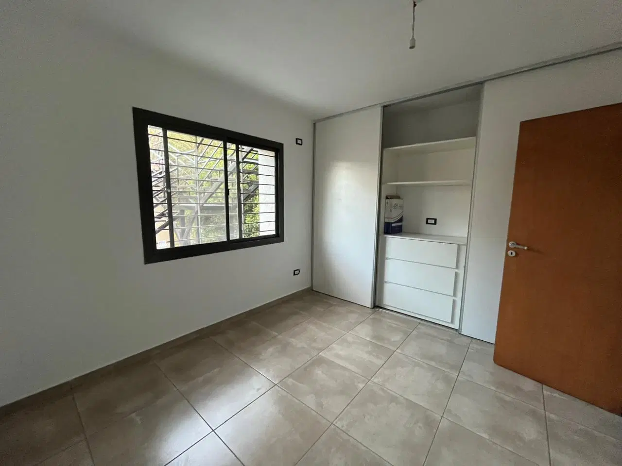 DUPLEX CON COCHERA EN HOUSING  2 DORM CUESTA COLORADA 5