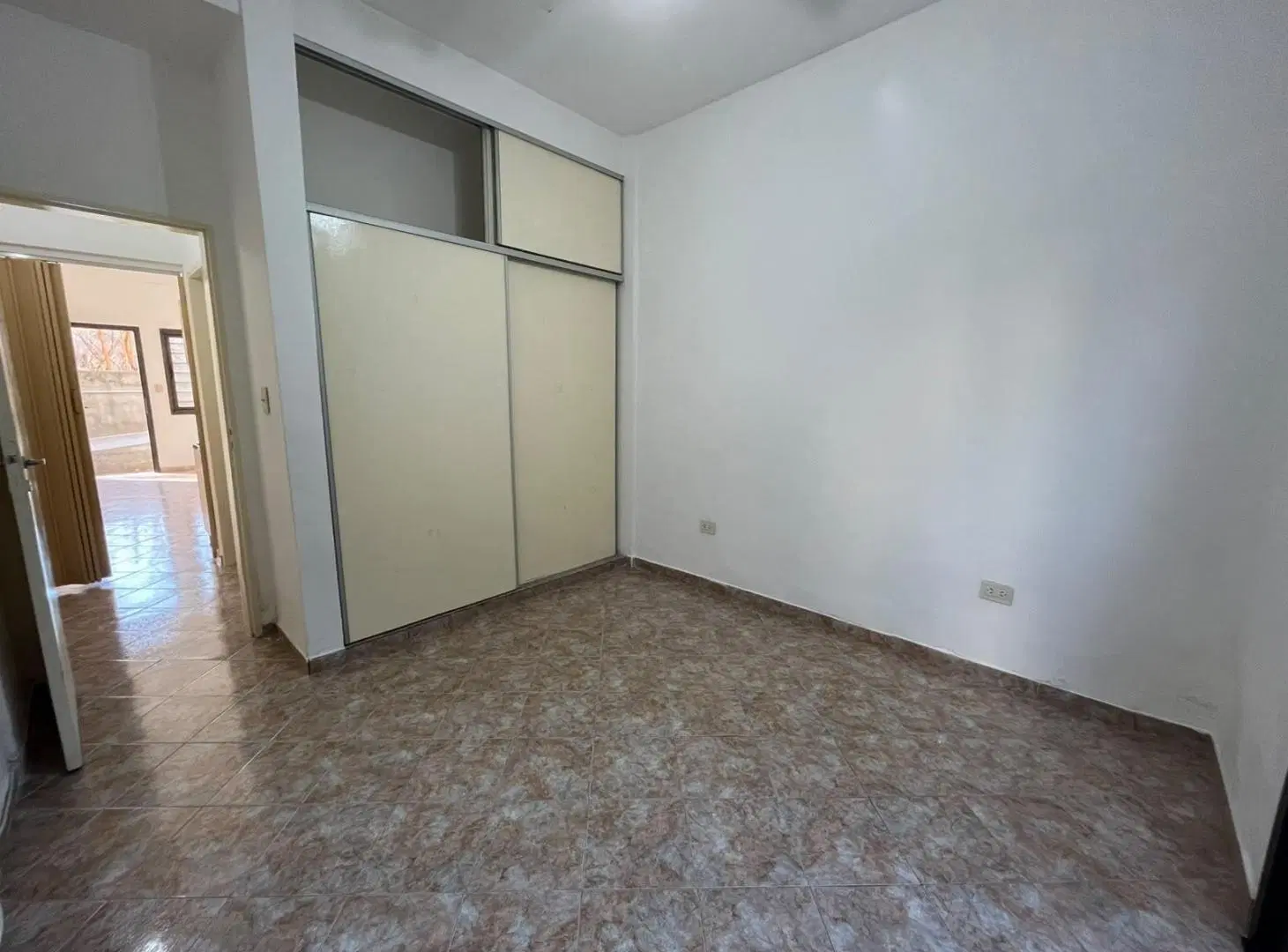 DPTO 1 DORM SOBRE AV. CARCANO  VILLA CARLOS PAZ 5