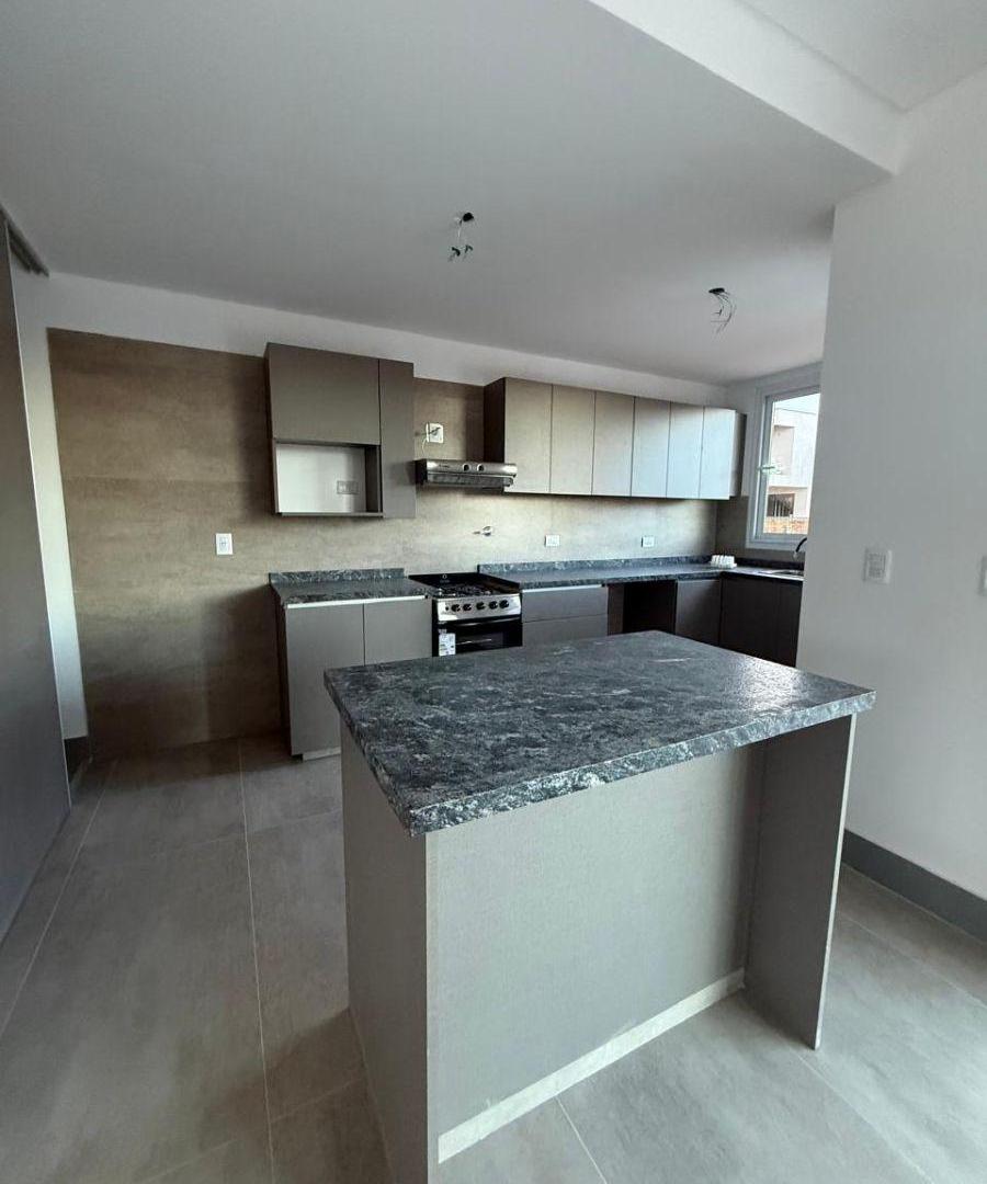 Foto de DEPARTAMENTO DUPLEX EN ALQUILER DALVIAN, imagen 3