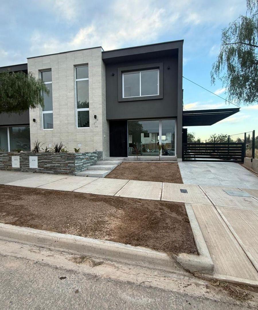 Foto de DEPARTAMENTO DUPLEX EN ALQUILER DALVIAN, imagen 2